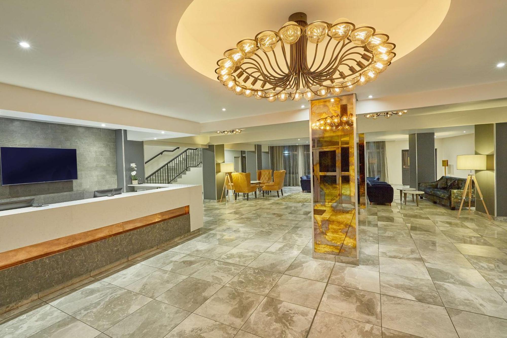 Garden Court Мтхатха Екстериор снимка